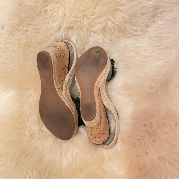 Prada 👡 Wedge Peep Toe Sandal with Bow - Picture 6 of 6